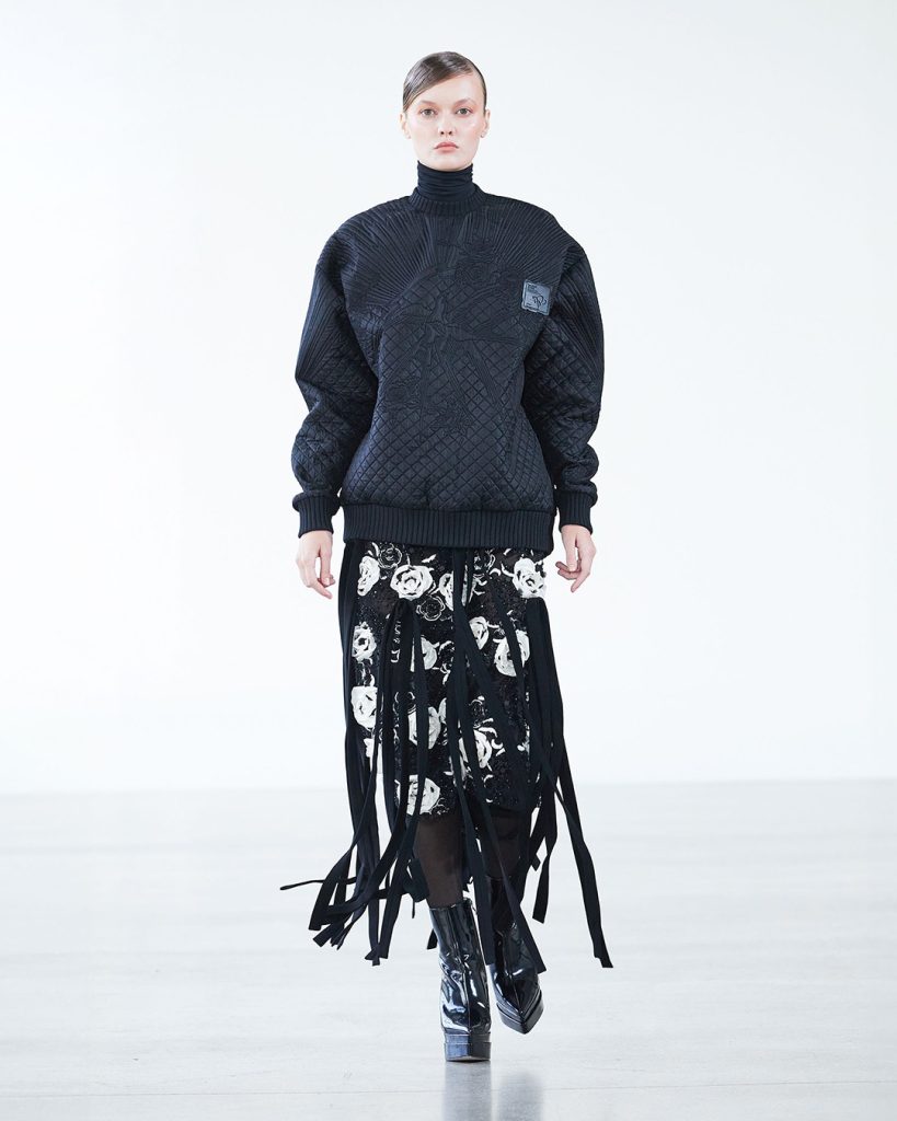 Sporty Black Skirt with Sweatshirt and Sneakers