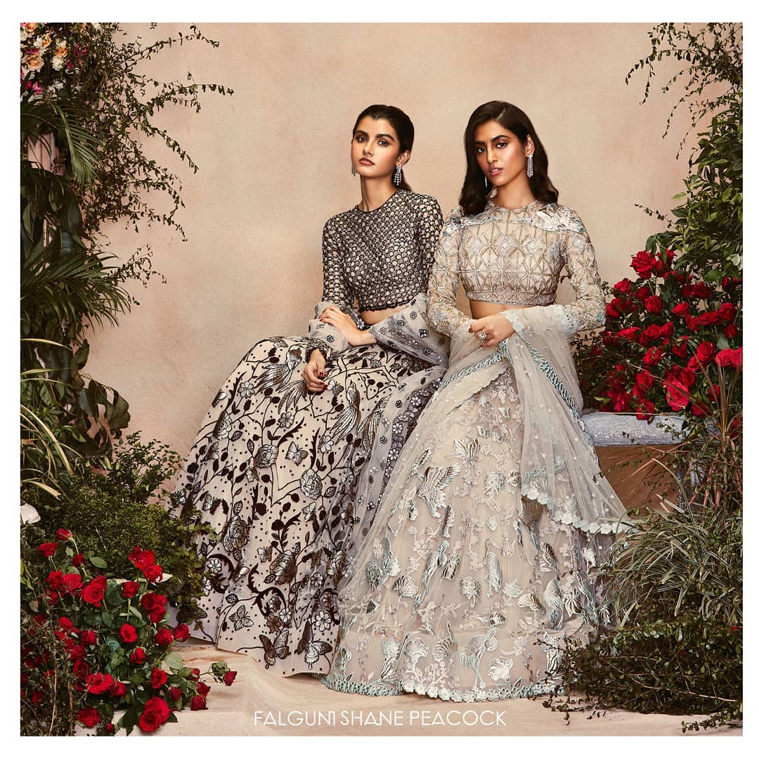 Elevate the elegance with unusual color palettes like beige and black