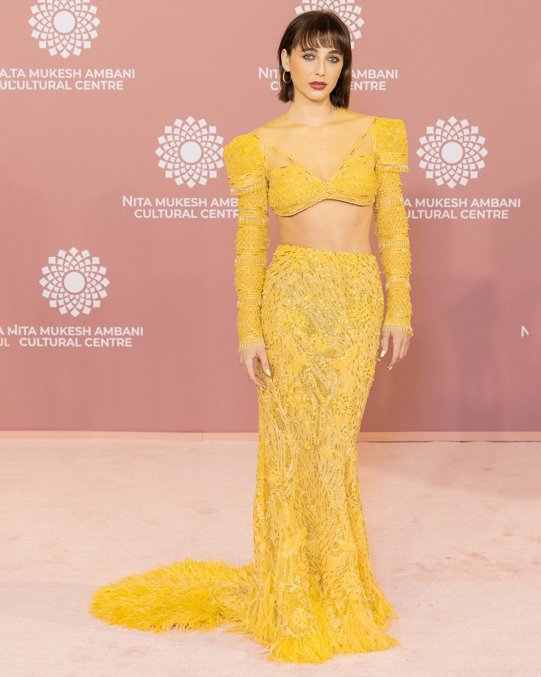 Emma Chamberlain Stuns at 2021 Met Gala: Red Carpet Photos