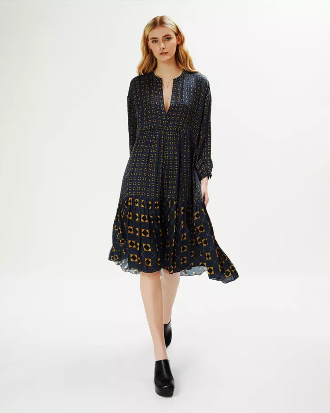 French navy blue midi dress - Wardrobe essential 2023