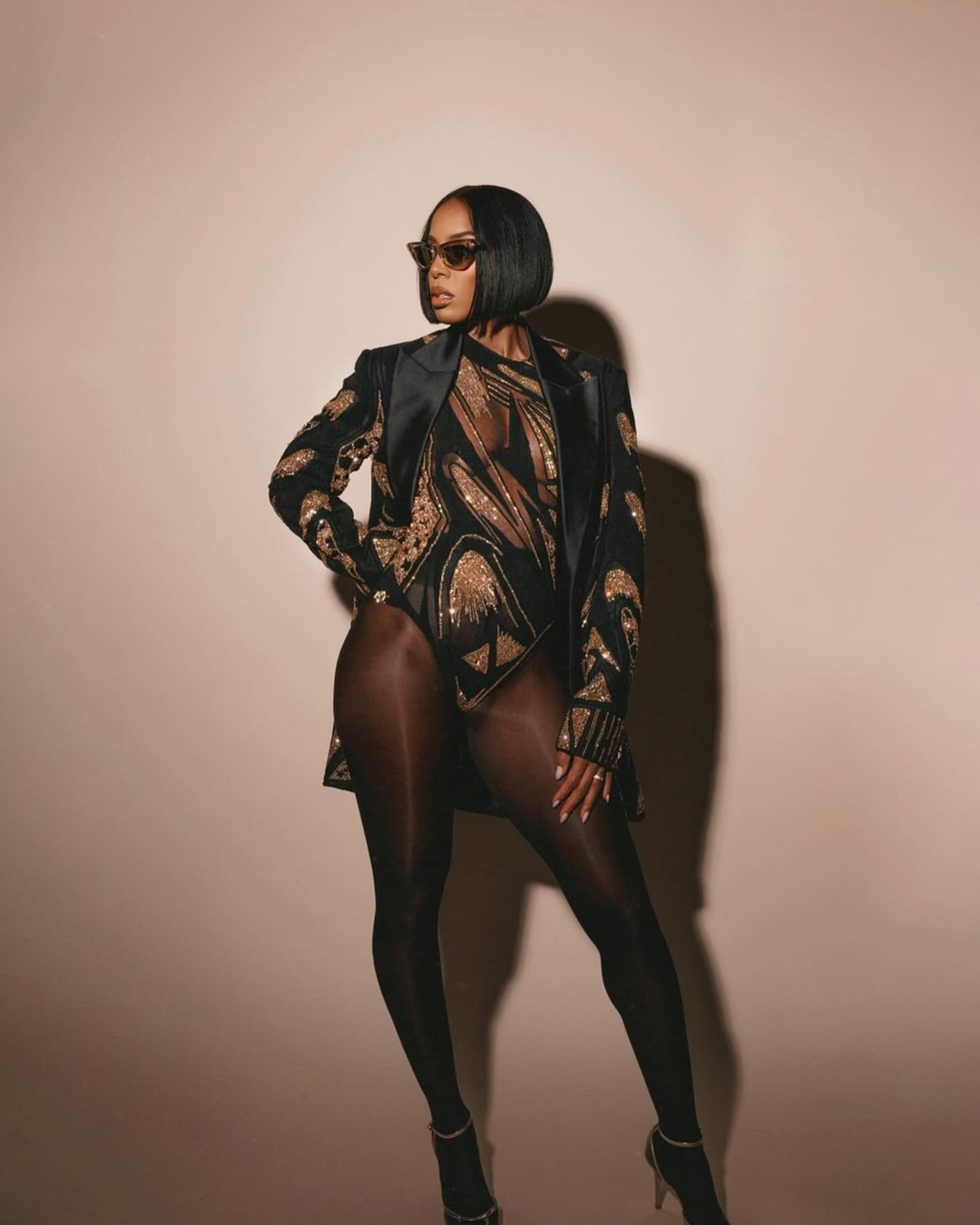 Kelly-Rowland-bodysuit-1